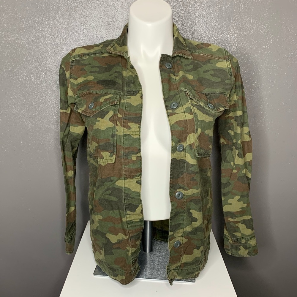 American Eagle Camo Shirt Jacket